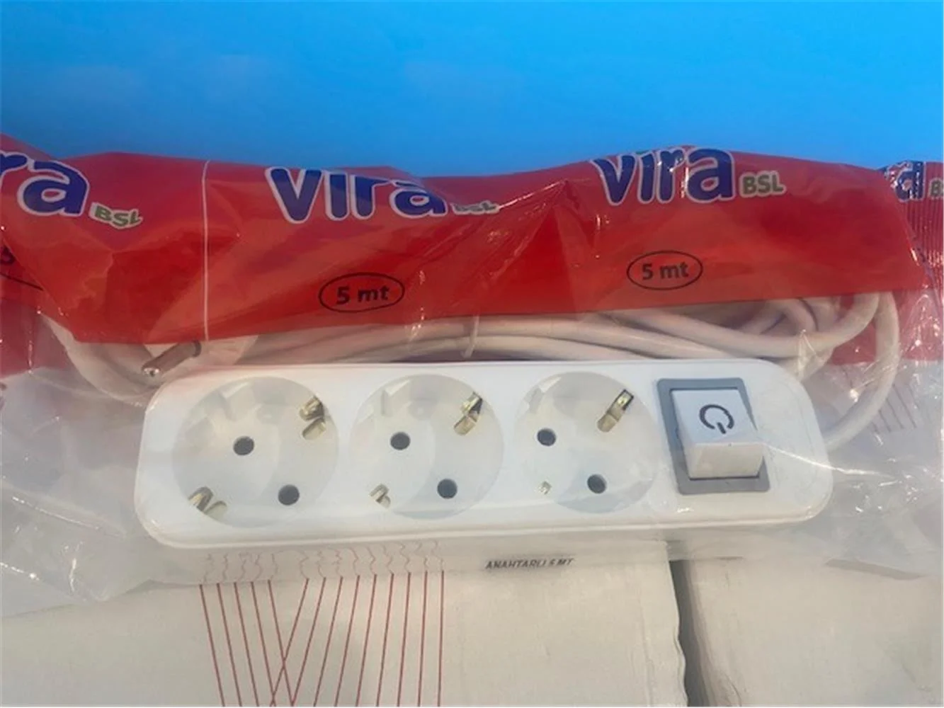 Vira 3lü 2mt Anahtarlı Topraklı Priz